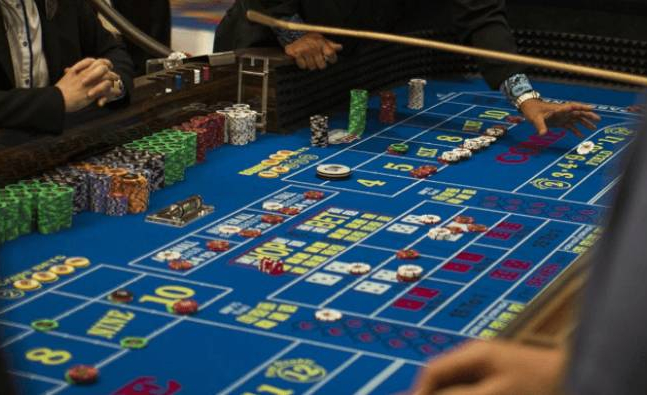 LEARN CRAPS RULES AND STRATEGY IN 5 MINUTES.jpg